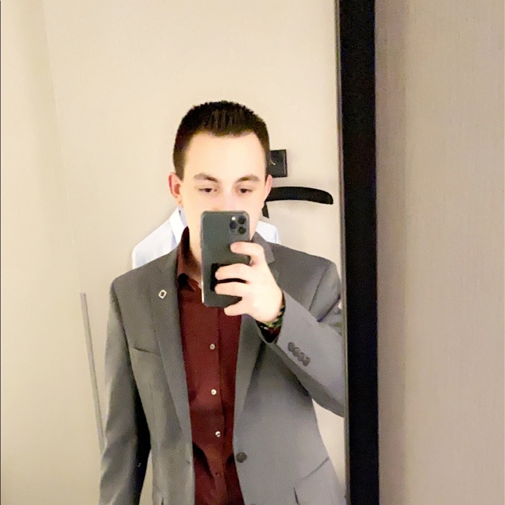 Meet your Posher, Logan